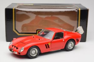 Ferrari 250 GTO Červený Bburago 1:18 3011 Kov – obrázek 8 z 8