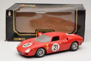 Ferrari 250 LM #21 M. Gregory / J. Rindt 24 Hours of Le Mans 1965 Bburago 1:18 3033-P2 Kov – obrázek 8 z 8