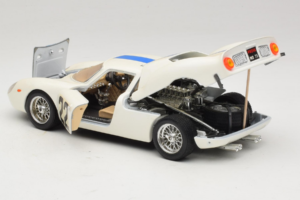 Ferrari 250 LM #22 Bílý 1965 Bburago 1:18 3333-W1 Kov – obrázek 5 z 8