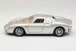 Ferrari 250 LM Stříbrný Bburago 1:18 3033-S1 Kov – obrázek 4 z 8