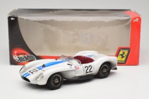 Ferrari 250 Testa Rossa #22 P. Hill / O. Gendebien 24 Hours of Le Mans 1958 Hot Wheels 1:18 29755 Kov – obrázek 8 z 8