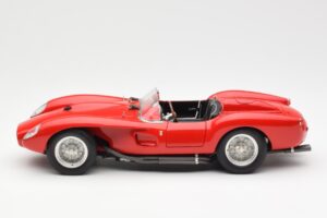Ferrari 250 Testa Rossa Pontoon Fender Červený CMC 1:18 M-071 Kov – obrázek 3 z 6