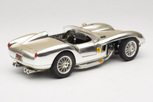 Ferrari 250 Testa Rossa Chrome Stříbrný Bburago 1:18 3007-C1 Kov – obrázek 3 z 8
