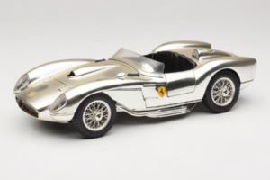 Ferrari 250 Testa Rossa Chrome Stříbrný Bburago 1:18 3007-C1 Kov