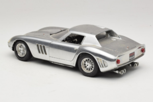 Ferrari 275 GTB Chrome Stříbrný Guiloy 1:18 B004 Kov – obrázek 7 z 8