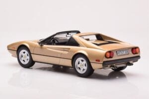 Ferrari 308 GTS Zlatý Limitovaná Edice Norev 1:18 187932 Kov – obrázek 5 z 6