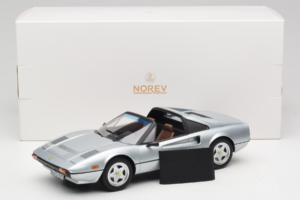 Ferrari 308 GTS Stříbrný Norev 1:18 187934 Kov – obrázek 7 z 7