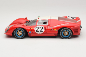 Ferrari 330 P4 #22 Scuderia Filipinetti Poor Condition 1967 Revell 1:18 48825-P1 Kov – obrázek 4 z 8