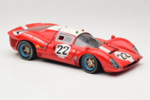 Ferrari 330 P4 #22 Scuderia Filipinetti Poor Condition 1967 Revell 1:18 48825-P1 Kov – obrázek 6 z 8