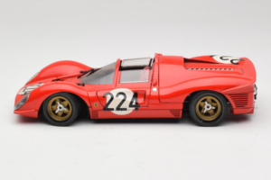 Ferrari 330 P4 #224 Červený 1967 Revell 1:18 48825-P2 Kov – obrázek 4 z 7