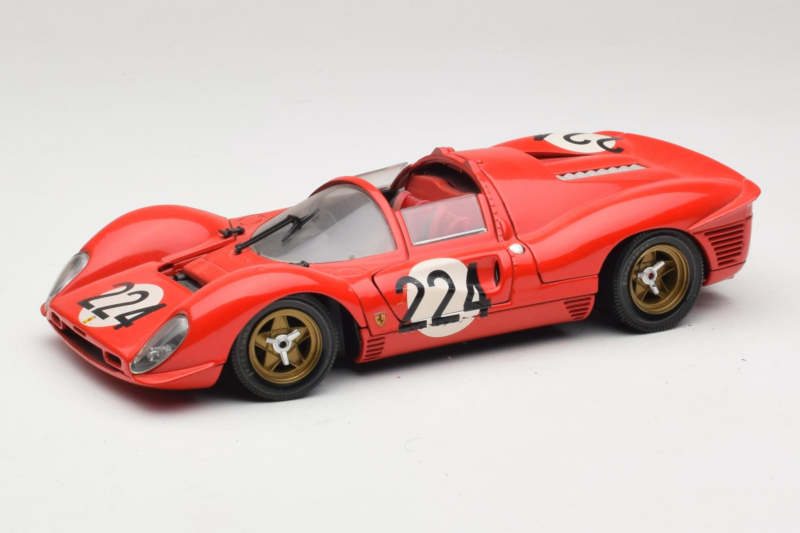 Ferrari 330 P4 #224 Červený 1967 Revell 1:18 48825-P2 Kov