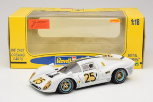 Ferrari 330 P4 #25 Bílý Revell 1:18 48845 Kov – obrázek 8 z 8