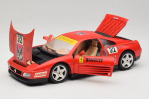 Ferrari 348 TB #32 Pirelli Červený 1989 Bburago 1:18 3039-P1 Kov – obrázek 2 z 8
