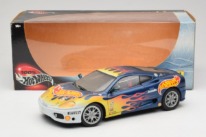 Ferrari 360 Modena Challenge #5 Hot Wheels Purple Fire Livery 1999 Bburago 1:18 29619 Kov – obrázek 8 z 8