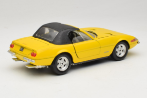 Ferrari 365 GTS/4 Daytona Kabriolet Žlutý Techno Giodi 1:18 740028 Kov – obrázek 3 z 8