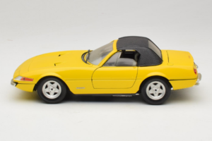 Ferrari 365 GTS/4 Daytona Kabriolet Žlutý Techno Giodi 1:18 740028 Kov – obrázek 4 z 8