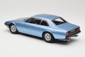 Ferrari 365 GT4 2+2 Modrý KK-Scale 1:18 KKDC180162 Kov – obrázek 5 z 6