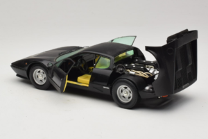 Ferrari 365 GT4 BB Černý Chrono 1:18 CH002 Kov – obrázek 5 z 8