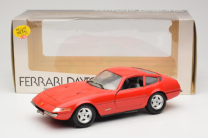 Ferrari 365 GTB/4 Daytona Červený Techno Giodi 1:18 40011-P2 Kov – obrázek 8 z 8