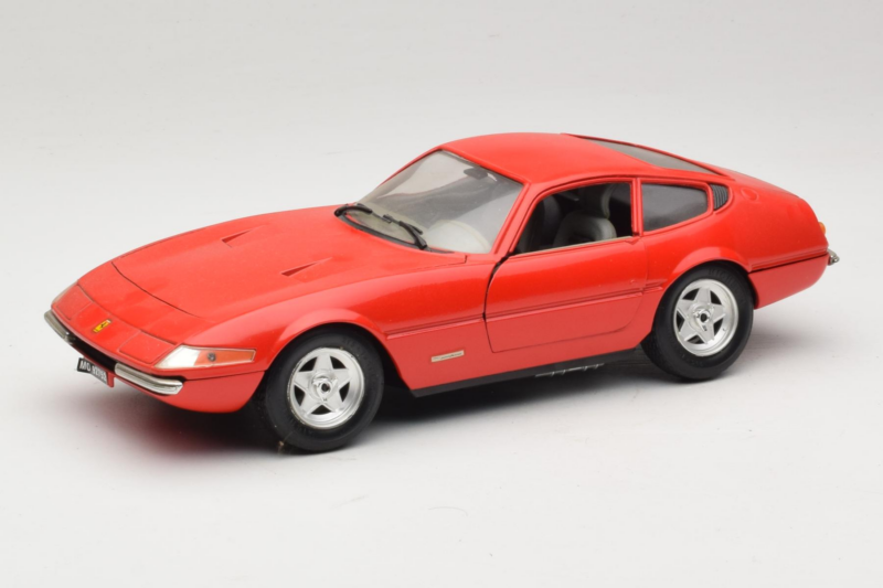 Ferrari 365 GTB/4 Daytona Červený Techno Giodi 1:18 40011-P2 Kov