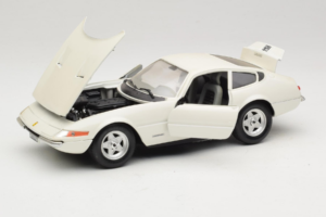 Ferrari 365 GTB/4 Daytona Berlina Bílý Techno Giodi 1:18 74007 Kov – obrázek 2 z 8