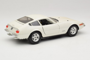 Ferrari 365 GTB/4 Daytona Berlina Bílý Techno Giodi 1:18 74007 Kov – obrázek 3 z 8