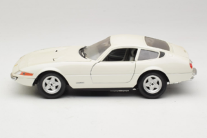 Ferrari 365 GTB/4 Daytona Berlina Bílý Techno Giodi 1:18 74007 Kov – obrázek 4 z 8