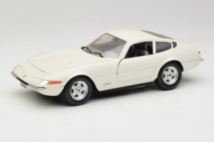 Ferrari 365 GTB/4 Daytona Berlina Bílý Techno Giodi 1:18 74007 Kov