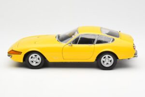Ferrari 365 GTB/4 Daytona Žlutý Kyosho 1:18 08162Y Kov – obrázek 4 z 8