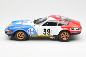Ferrari 365 GTB/4 #39 J-C. Andruet / Lena 24 Hours of Le Mans 1972 Kyosho 1:18 08164E Kov – obrázek 4 z 8