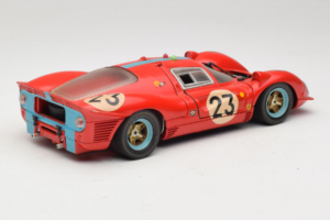 Ferrari 412P #23 W. Mairesse / J. Beurlys Le Mans 1967 Červený Revell 1:18 48826 Kov – obrázek 3 z 8