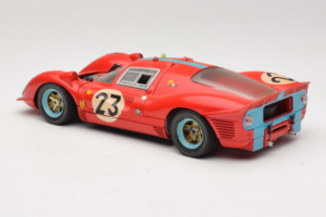 Ferrari 412P #23 W. Mairesse / J. Beurlys Le Mans 1967 Červený Revell 1:18 48826 Kov – obrázek 7 z 8