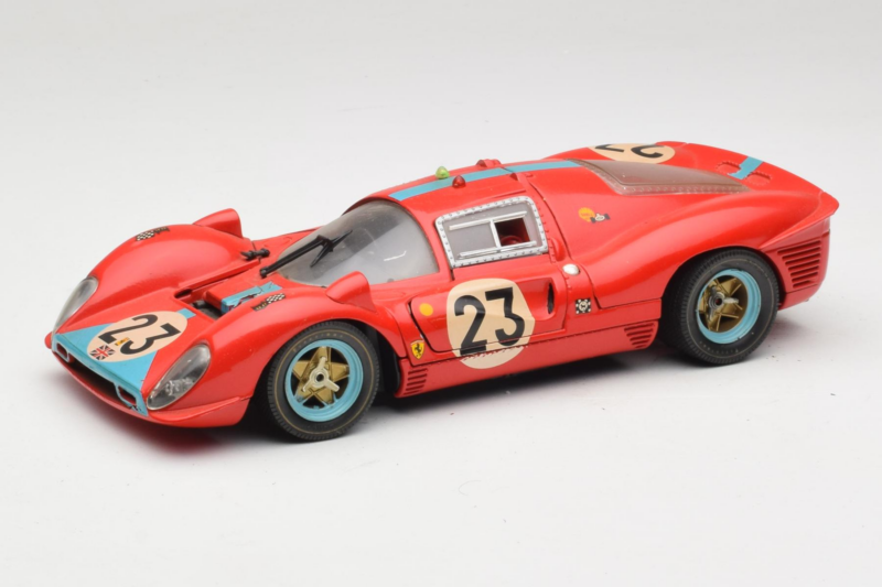 Ferrari 412P #23 W. Mairesse / J. Beurlys Le Mans 1967 Červený Revell 1:18 48826 Kov