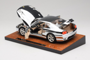 Ferrari 456 GT Chrome Silver Bburago 1:18 3746-R1 Kov – obrázek 5 z 8