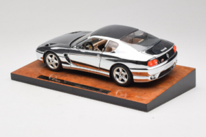 Ferrari 456 GT Chrome Silver Bburago 1:18 3746-R1 Kov – obrázek 7 z 8