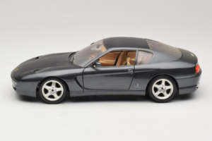 Ferrari 456 GT Šedý Metalíza Bburago 1:18 3036-G1 Kov – obrázek 4 z 8