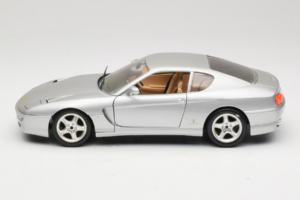 Ferrari 456 GT Stříbrný Bburago 1:18 3336-S1 Kov – obrázek 4 z 8