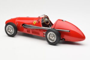 Ferrari 500 F2 #1 A. Ascari F1 Double World Champion 1952-1953 CMC 1:18 M-056 Kov – obrázek 5 z 6