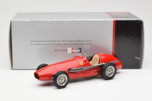 Ferrari 500 F2 #1 A. Ascari F1 Double World Champion 1952-1953 CMC 1:18 M-056 Kov – obrázek 6 z 6