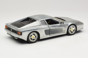 Ferrari 512M Chrome Silver Hot Wheels 1:18 25739 Kov – obrázek 3 z 8