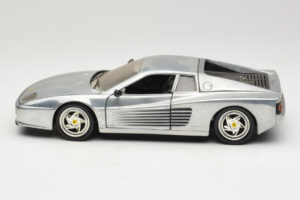 Ferrari 512M Chrome Silver Hot Wheels 1:18 25739 Kov – obrázek 4 z 8