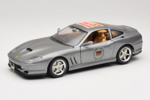 Ferrari 550 Maranello 25 Ferrari Model Club Stříbrný Bburago 1:18 3344-S1 Kov