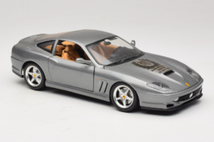 Ferrari 550 Maranello 25 Jahre Ferrari Model Club Stříbrný 2. Verze Bburago 1:18 3064-S1 Kov – obrázek 6 z 8