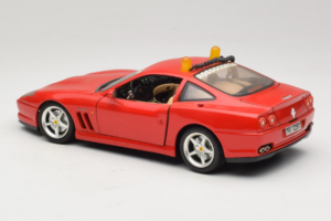 Ferrari 550 Maranello Safety Car Rosso Corsa Bburago 1:18 3064-P1 Kov – obrázek 7 z 8