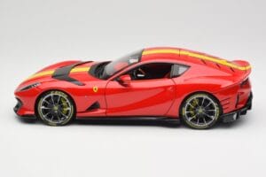 Ferrari 812 Competizione Rosso Corsa Se Žlutými Pruhy Bburago 1:18 18-16915 Kov – obrázek 4 z 8