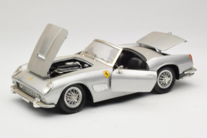 Ferrari California Kabriolet Stříbrný Tonka 1:18 01109-S1 Kov – obrázek 2 z 8