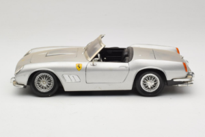 Ferrari California Kabriolet Stříbrný Tonka 1:18 01109-S1 Kov – obrázek 4 z 8