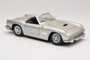 Ferrari California Kabriolet Stříbrný Tonka 1:18 01109-S1 Kov – obrázek 6 z 8