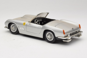 Ferrari California Kabriolet Stříbrný Tonka 1:18 01109-S1 Kov – obrázek 7 z 8
