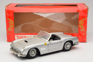 Ferrari California Kabriolet Stříbrný Tonka 1:18 01109-S1 Kov – obrázek 8 z 8